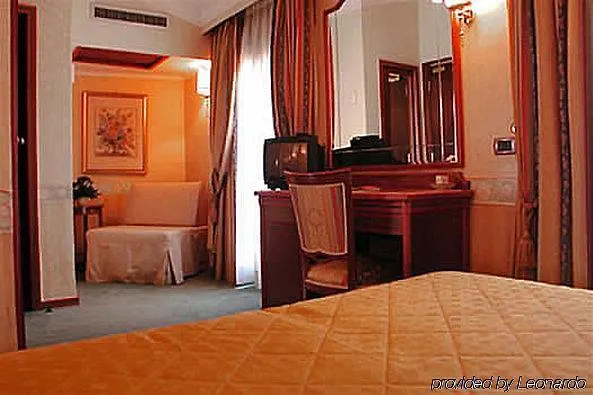 ***  Hotel Regno Rome Italy