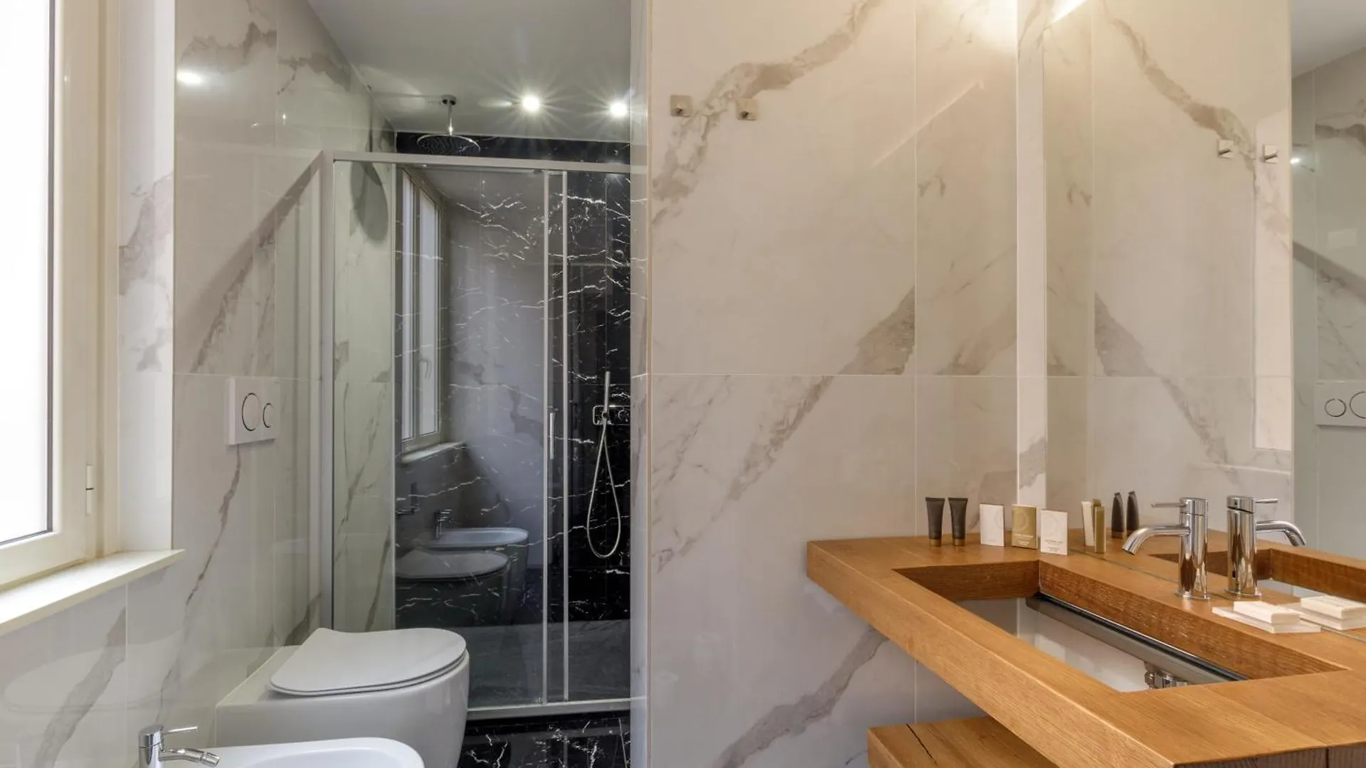 ***  Hotel Regno Rome Italy