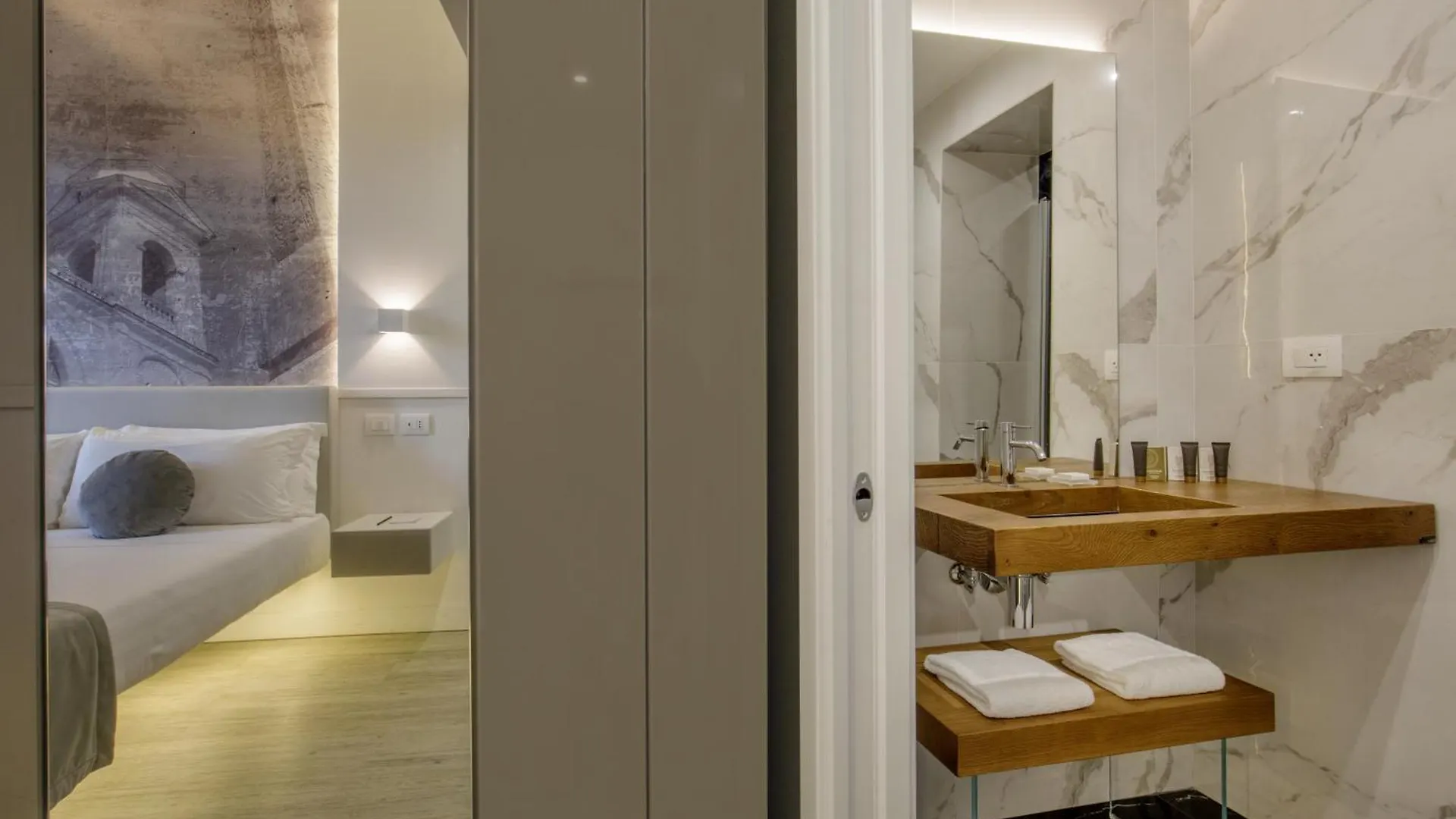 ***  Hotel Regno Rome Italy