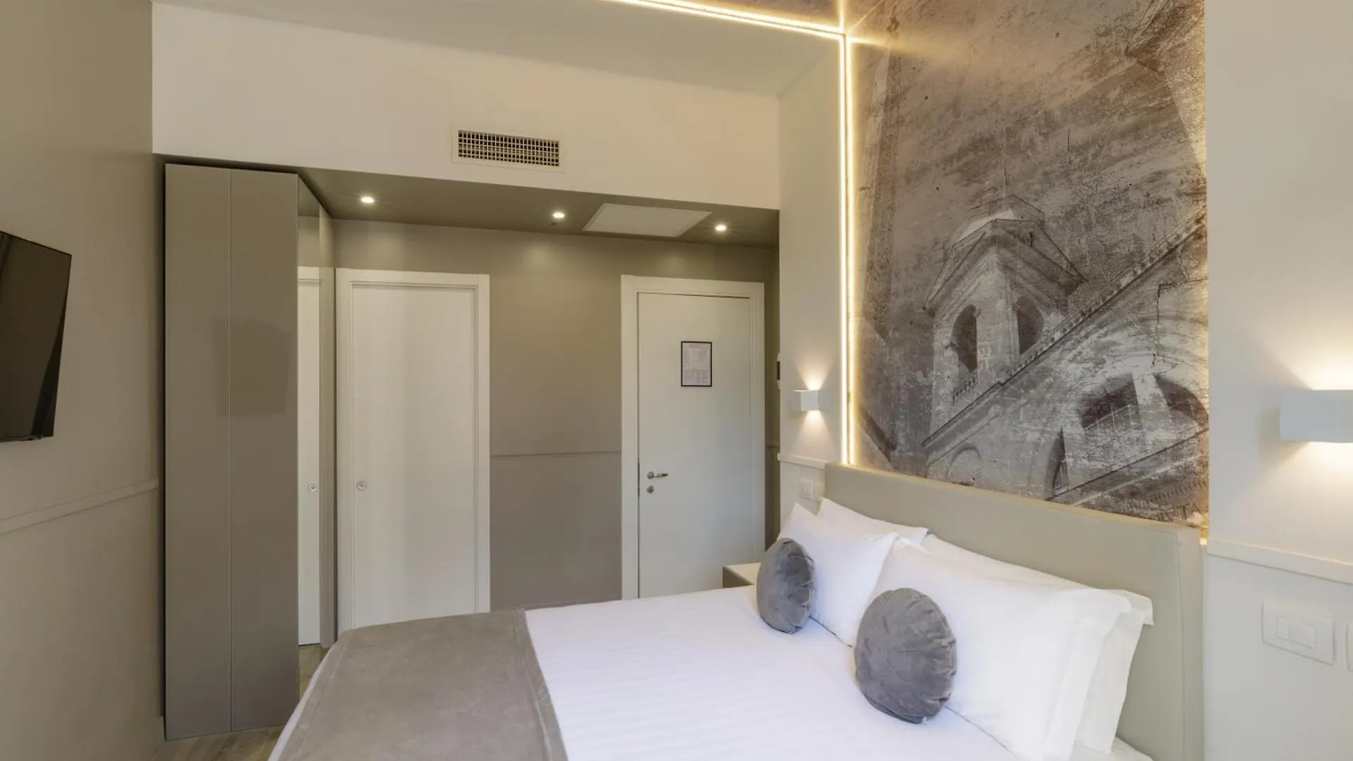 Hotel Regno Rome Italy