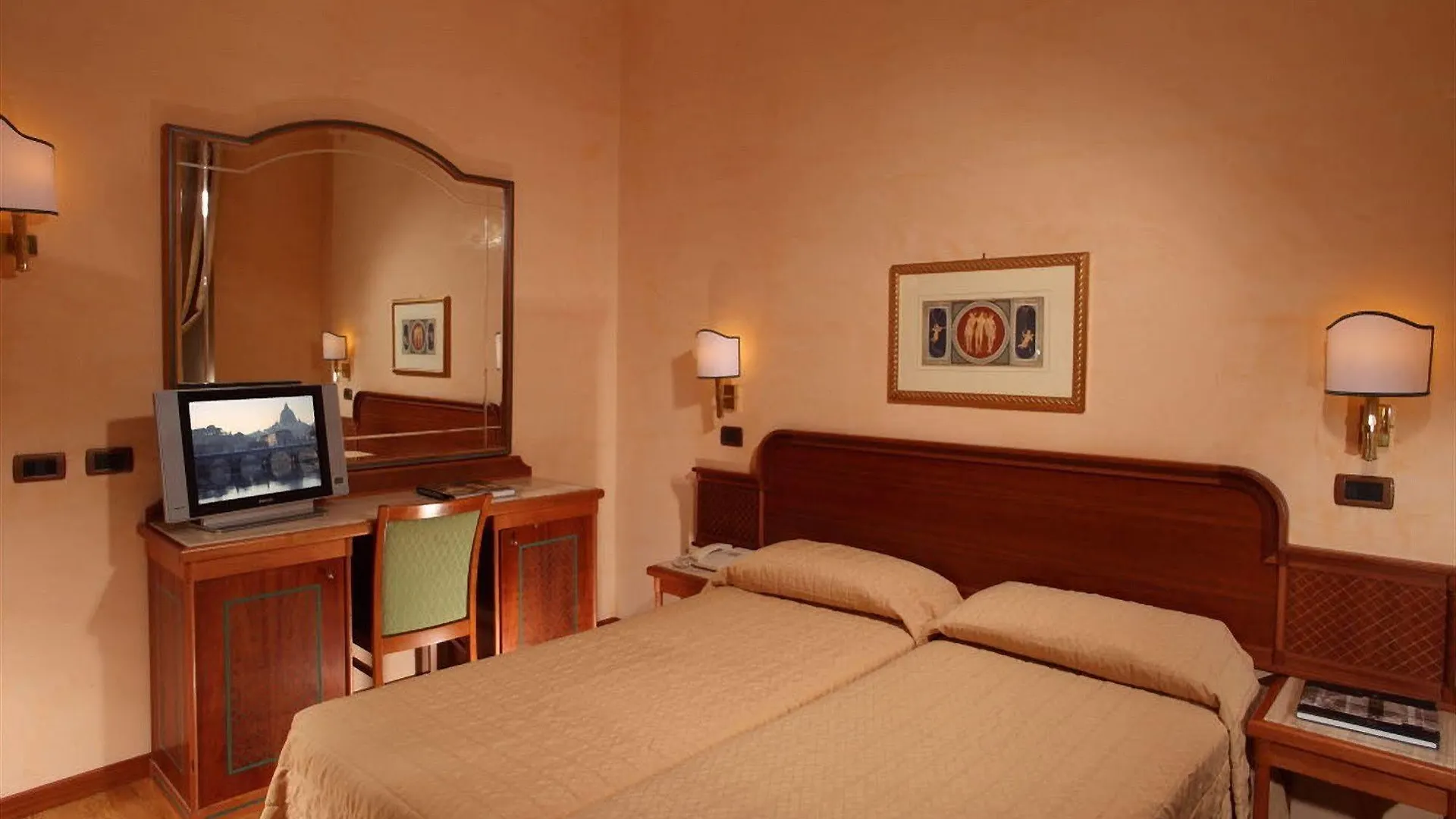 Hotel Regno Rome Italy